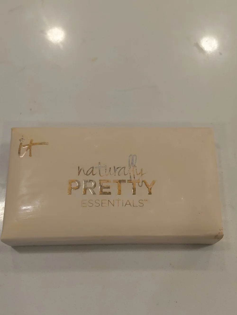 IT Cosmetics Naturally Pretty Essentials Nude Makeup Palette..new